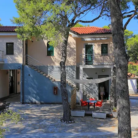 Apartment By The Sea Rogoznica - 18167
