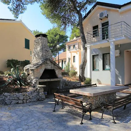 Apartament By The Sea - 18167 Rogoznica (Sibenik-Knin)