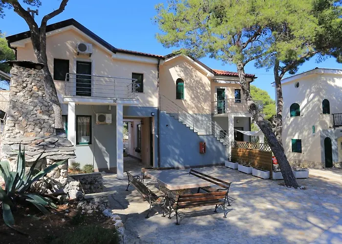 By The Sea - 18167 روغوزنيكا